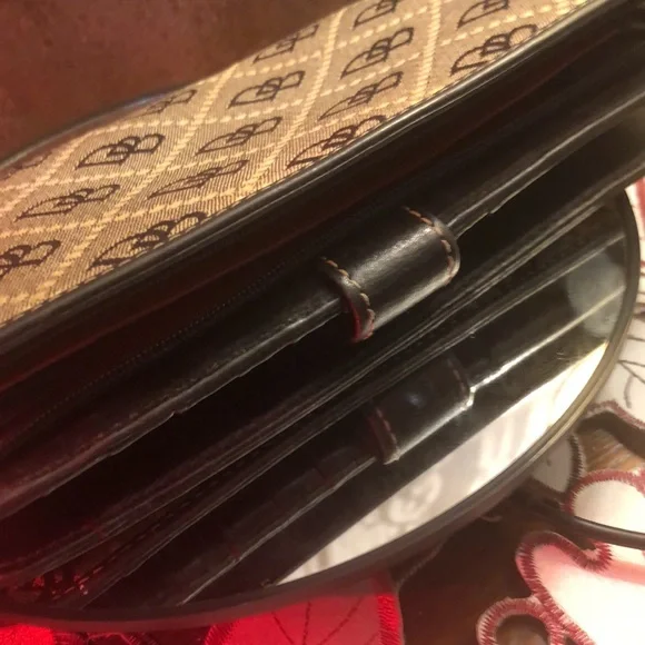 DB Signature Corner Zip Double Clutch / Wallet - Picture 6 of 11